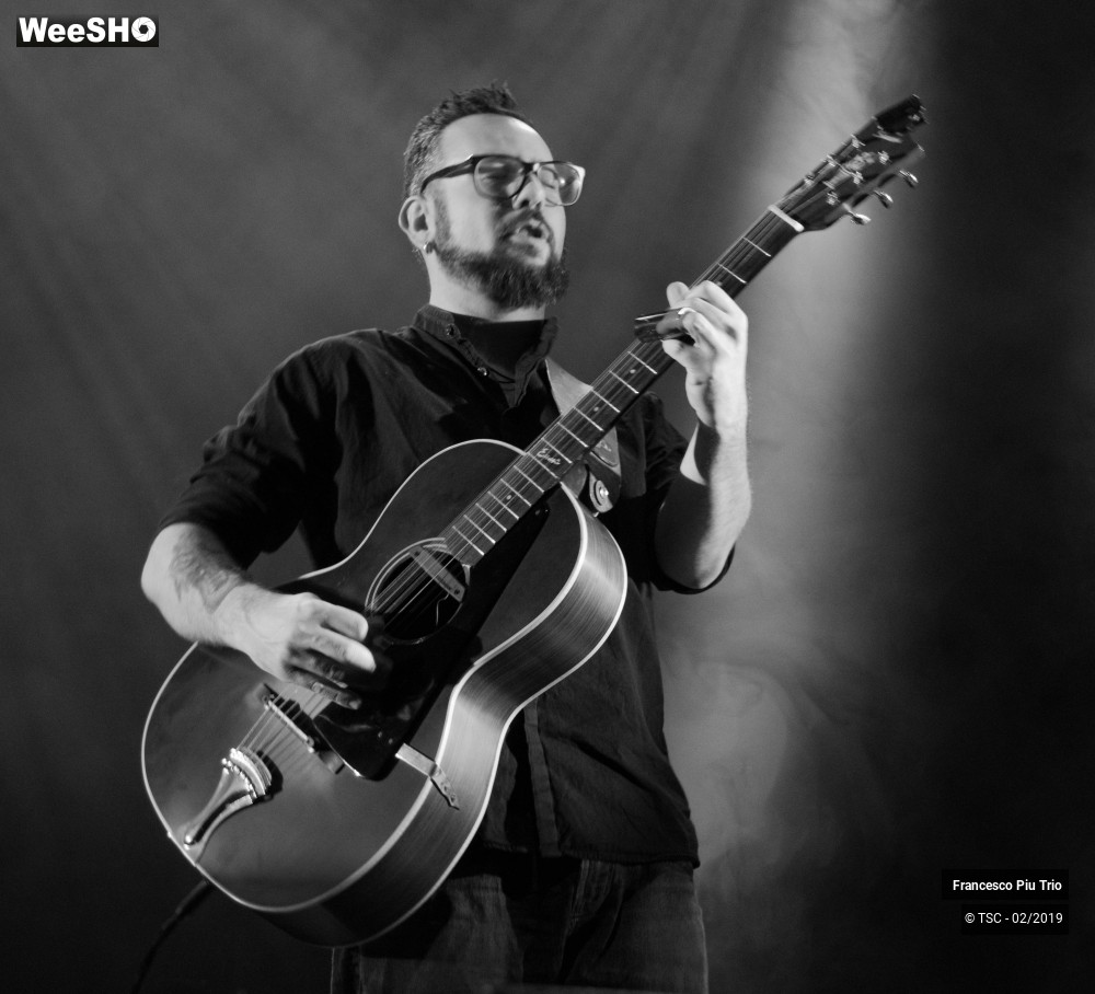 21/30 photos du spectacle Francesco Piu Trio