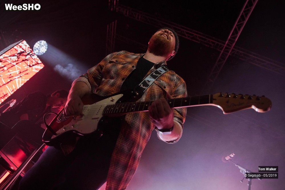 15/17 photos du spectacle Tom Walker