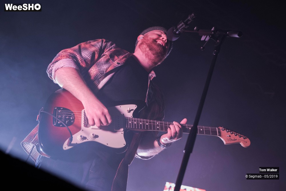 16/17 photos du spectacle Tom Walker