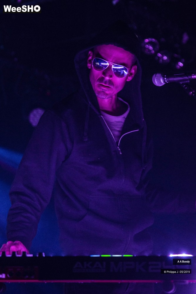 2/6 photos du spectacle A A Bondy