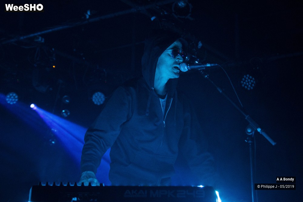 5/6 photos du spectacle A A Bondy