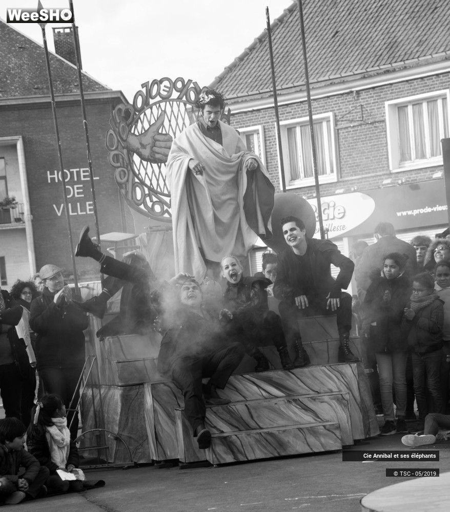 3/28 photos du spectacle Les Grand Cirque des Sondages