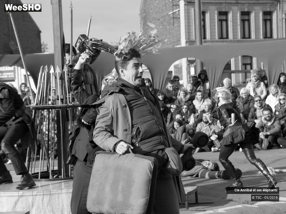 8/28 photos du spectacle Les Grand Cirque des Sondages