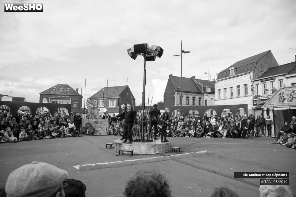 11/28 photos du spectacle Les Grand Cirque des Sondages