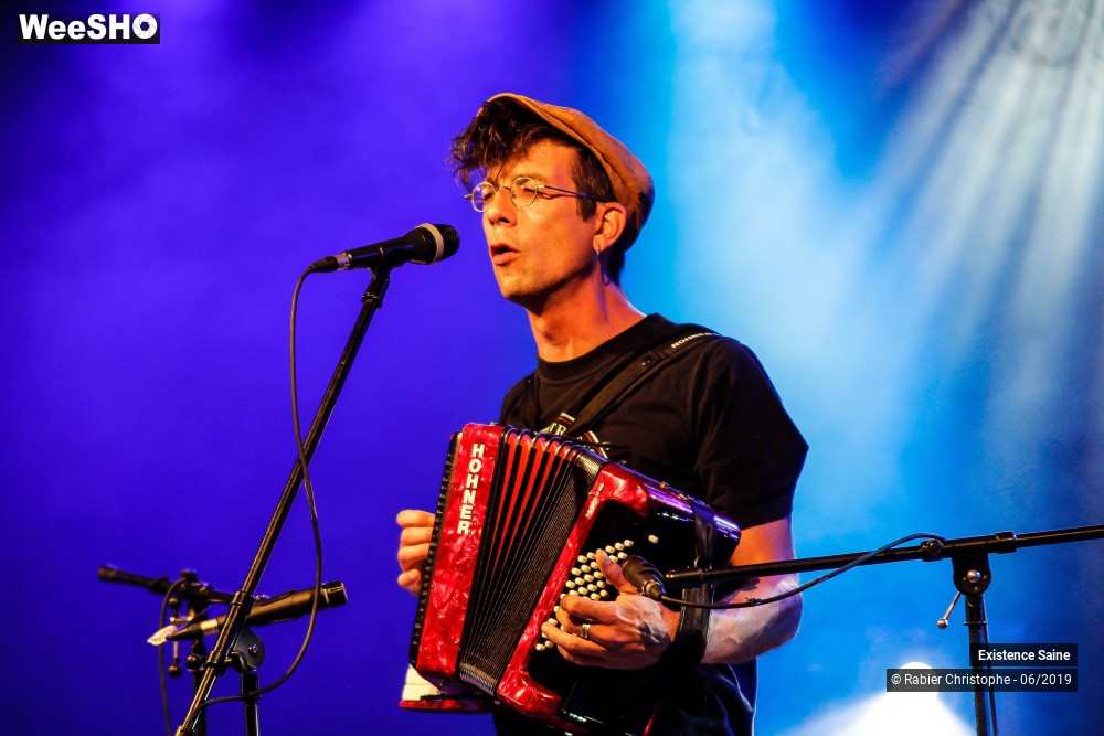 13/21 photos du spectacle Existence Saine