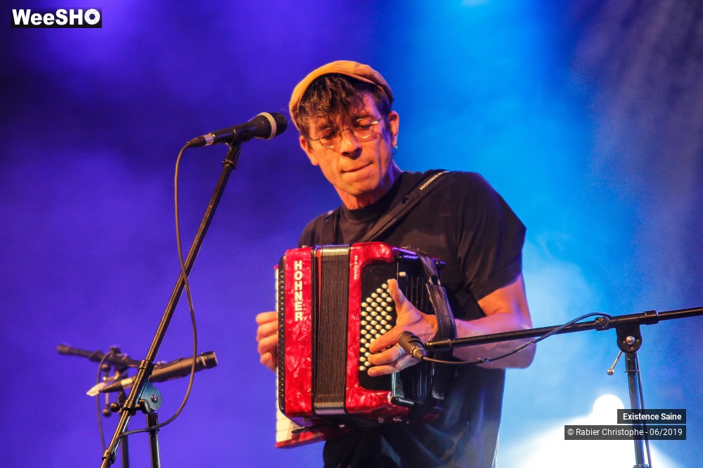 15/21 photos du spectacle Existence Saine