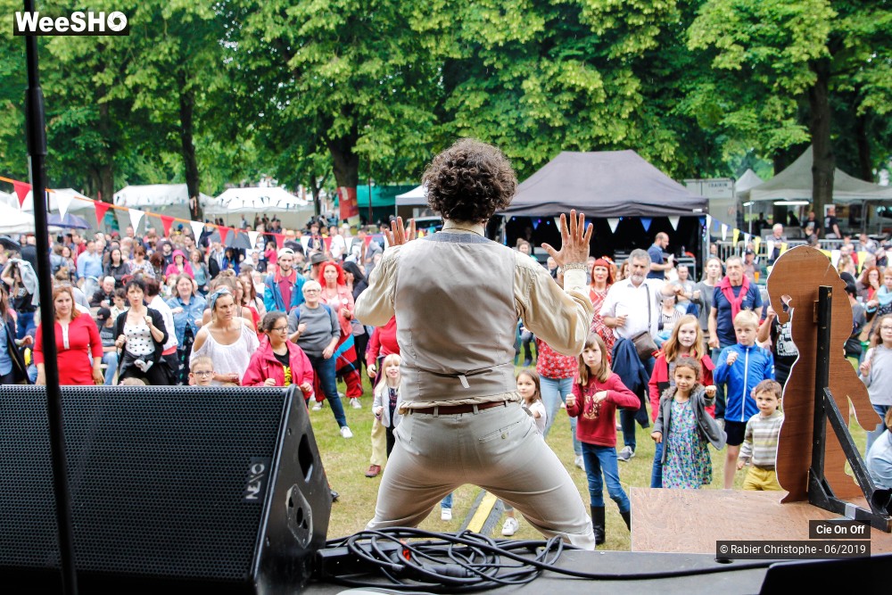 14/31 photos du spectacle Le Bal Municipal  - Echauffement