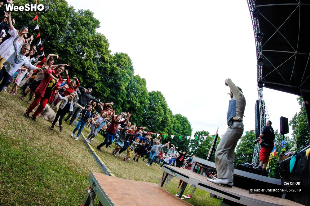 18/31 photos du spectacle Le Bal Municipal  - Echauffement