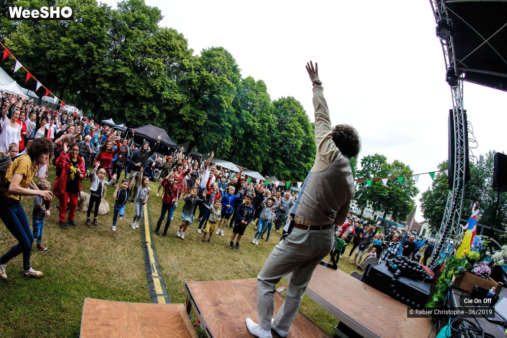 28/31 photos du spectacle Le Bal Municipal  - Echauffement