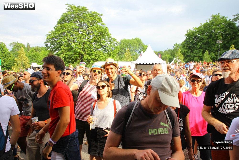 40/50 photos du spectacle Cayman Kings