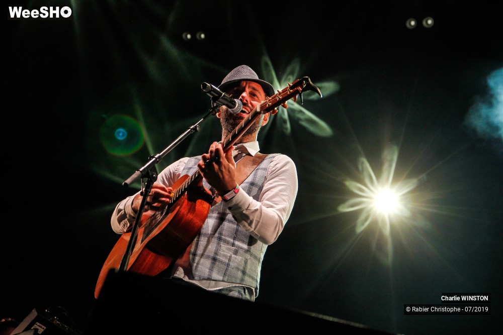 2/31 photos du spectacle Charlie Winston