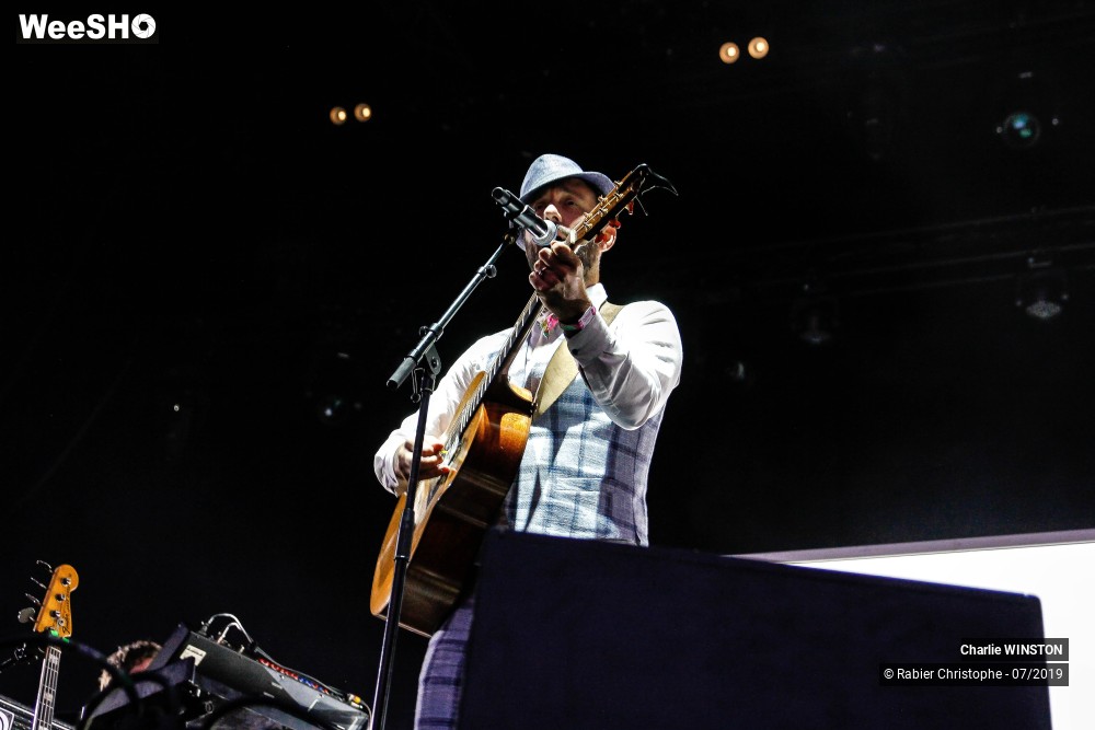 24/31 photos du spectacle Charlie Winston