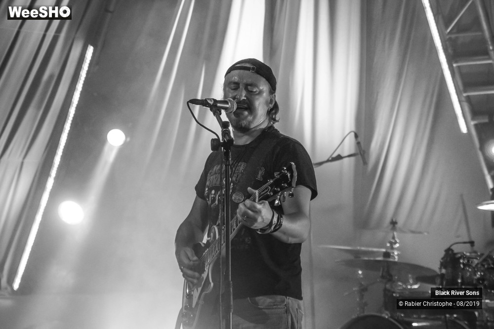 15/23 photos du spectacle Black River Sons