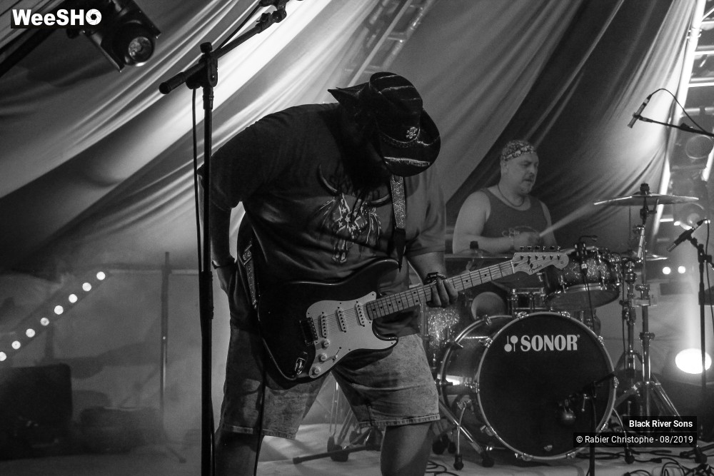 19/23 photos du spectacle Black River Sons