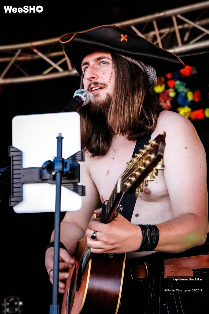 5/46 photos du spectacle capitaine mother folker