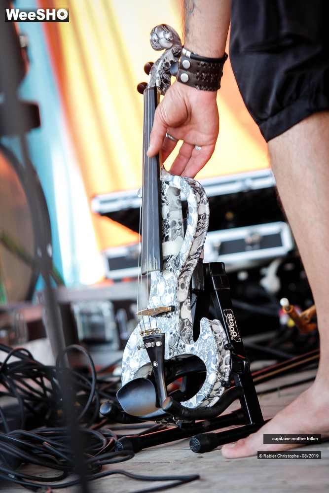 7/46 photos du spectacle capitaine mother folker