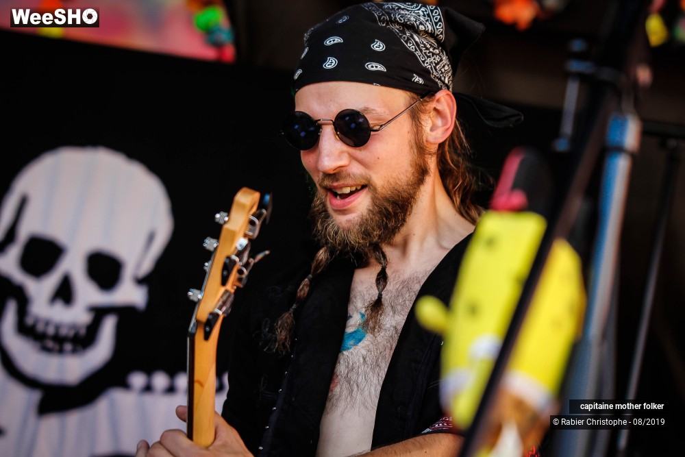 13/46 photos du spectacle capitaine mother folker