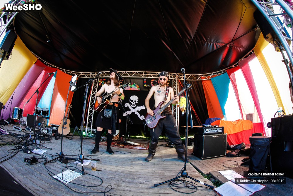 22/46 photos du spectacle capitaine mother folker