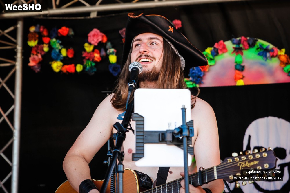 30/46 photos du spectacle capitaine mother folker