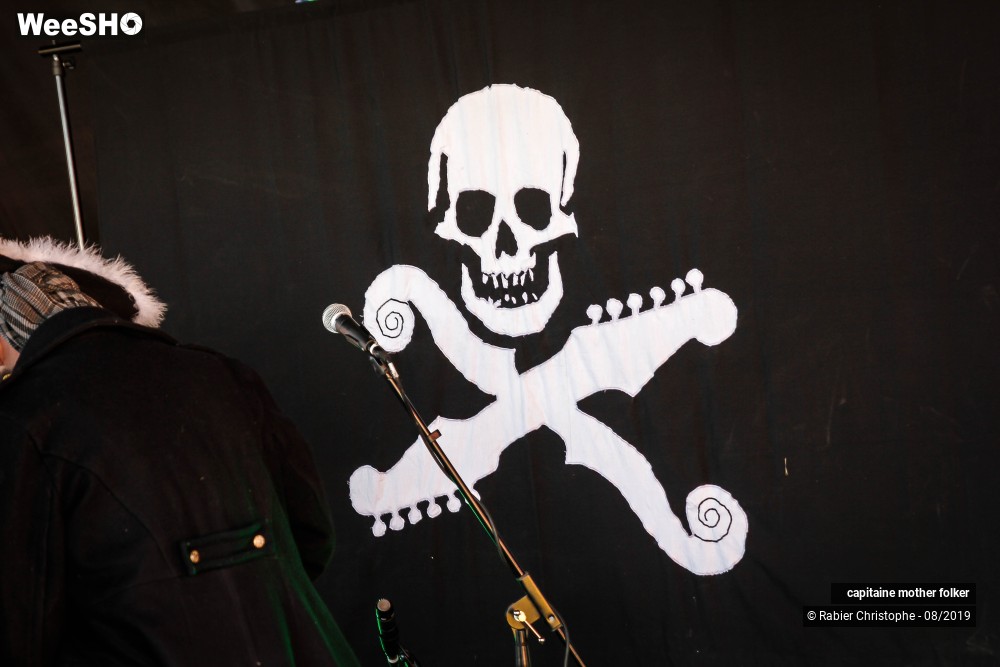 31/46 photos du spectacle capitaine mother folker