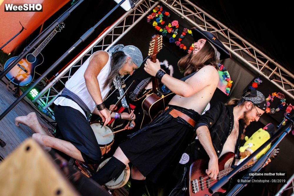 32/46 photos du spectacle capitaine mother folker