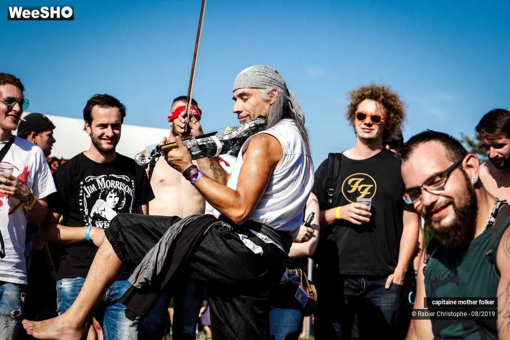 39/46 photos du spectacle capitaine mother folker