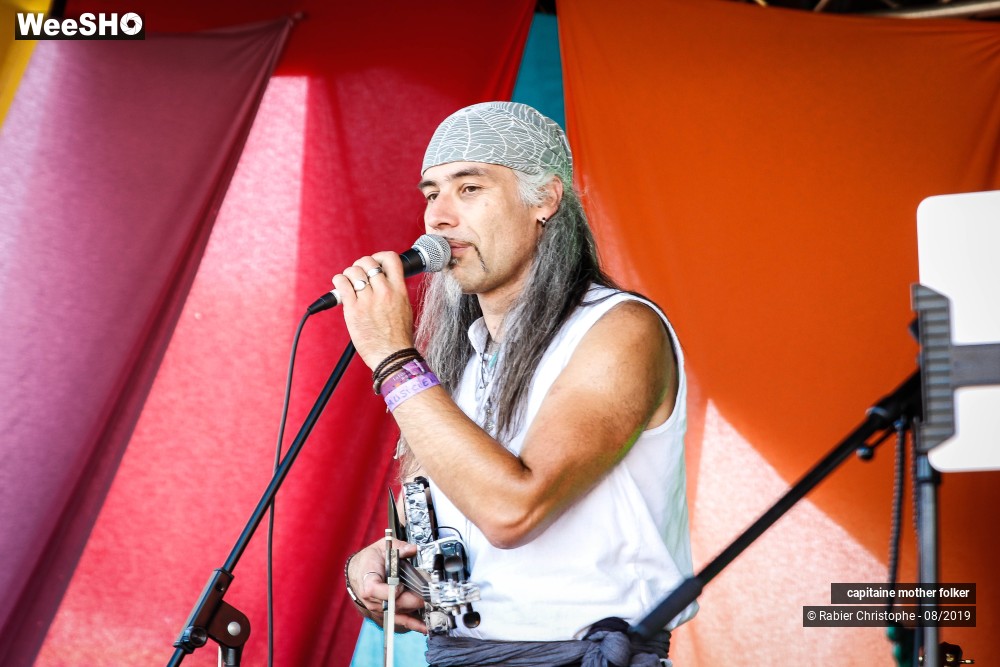 40/46 photos du spectacle capitaine mother folker