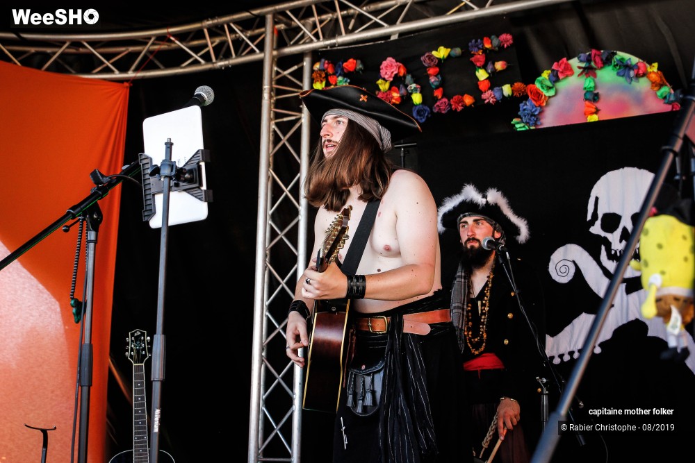 41/46 photos du spectacle capitaine mother folker