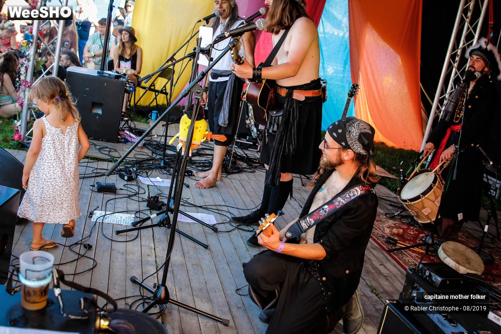 44/46 photos du spectacle capitaine mother folker