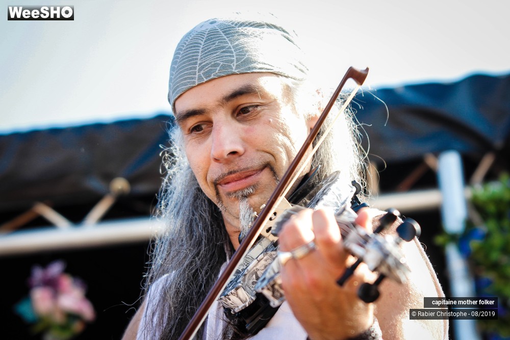 46/46 photos du spectacle capitaine mother folker