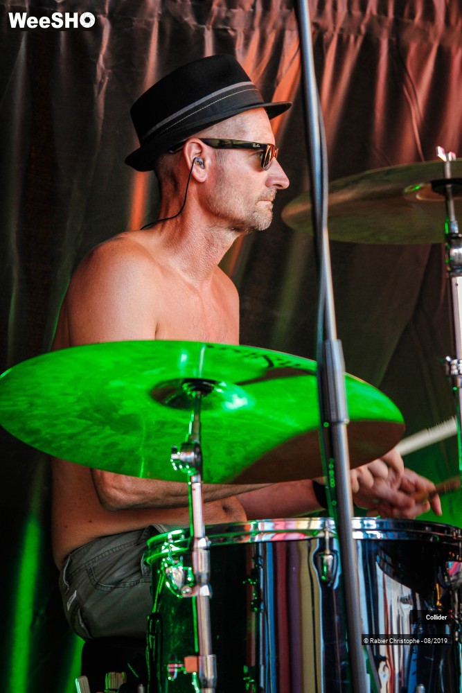 2/48 photos du spectacle Collider