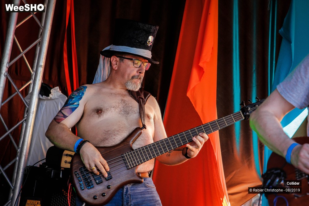 12/48 photos du spectacle Collider