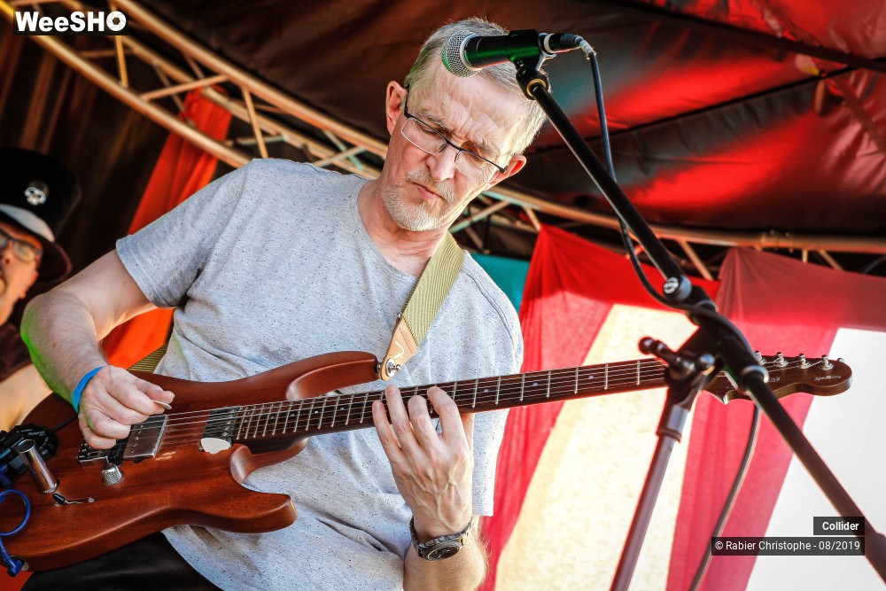 21/48 photos du spectacle Collider