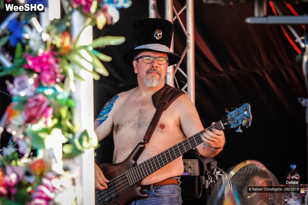 24/48 photos du spectacle Collider