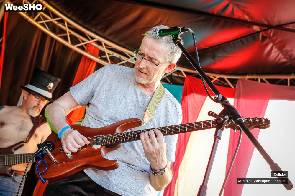 28/48 photos du spectacle Collider