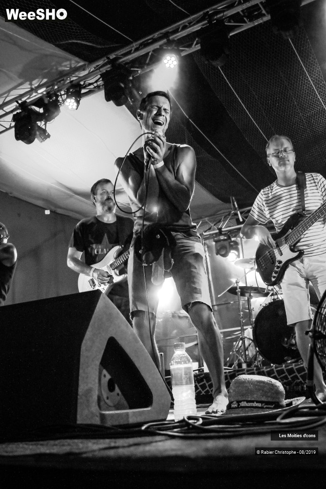 3/26 photos du spectacle Les Moities d'cons