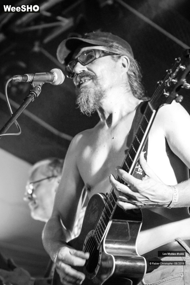 5/26 photos du spectacle Les Moities d'cons