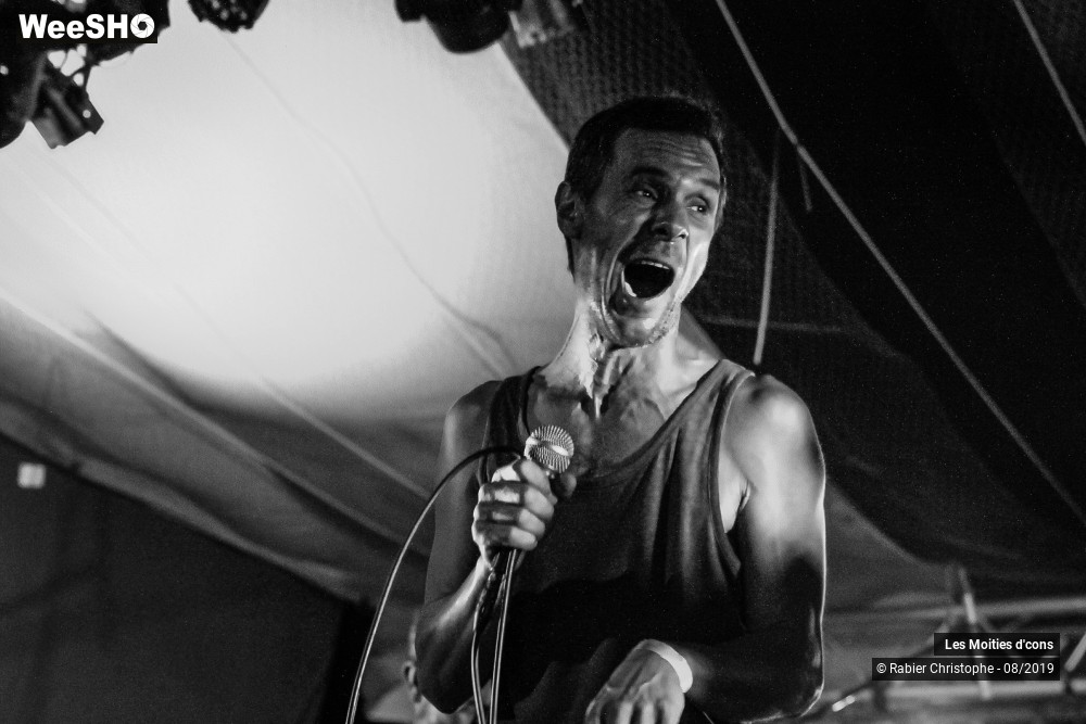 8/26 photos du spectacle Les Moities d'cons