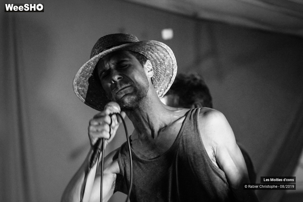 10/26 photos du spectacle Les Moities d'cons