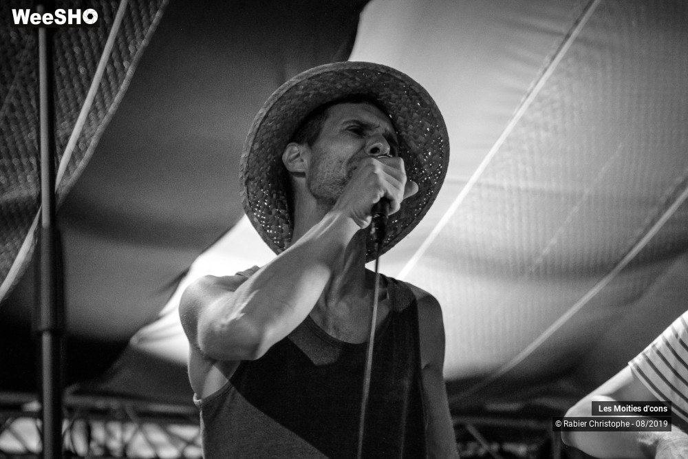 12/26 photos du spectacle Les Moities d'cons