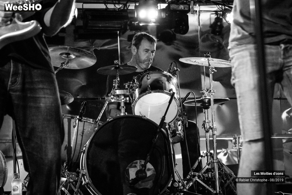 16/26 photos du spectacle Les Moities d'cons