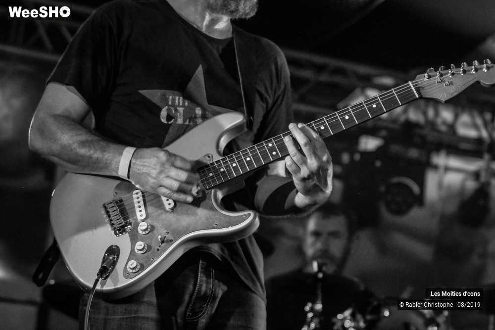 26/26 photos du spectacle Les Moities d'cons