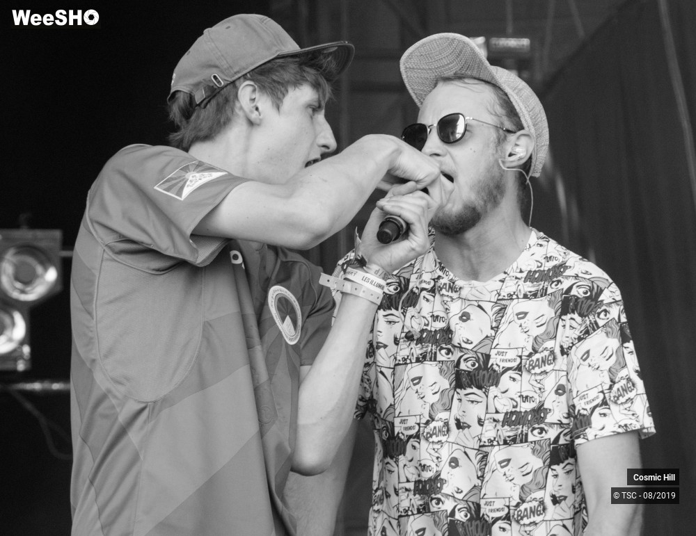 2/13 photos du spectacle Cosmic Hill