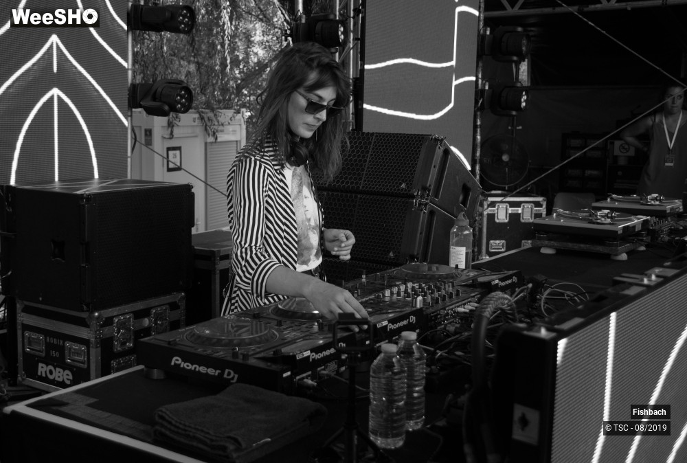 3/5 photos du spectacle Fishbach (DJ Set)