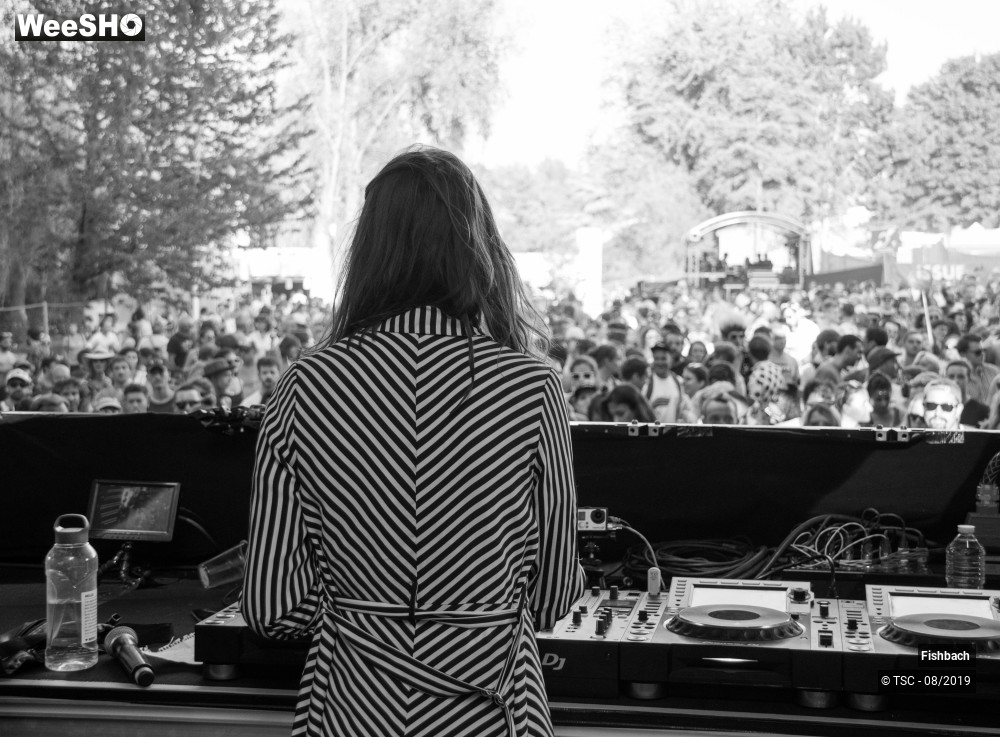 4/5 photos du spectacle Fishbach (DJ Set)