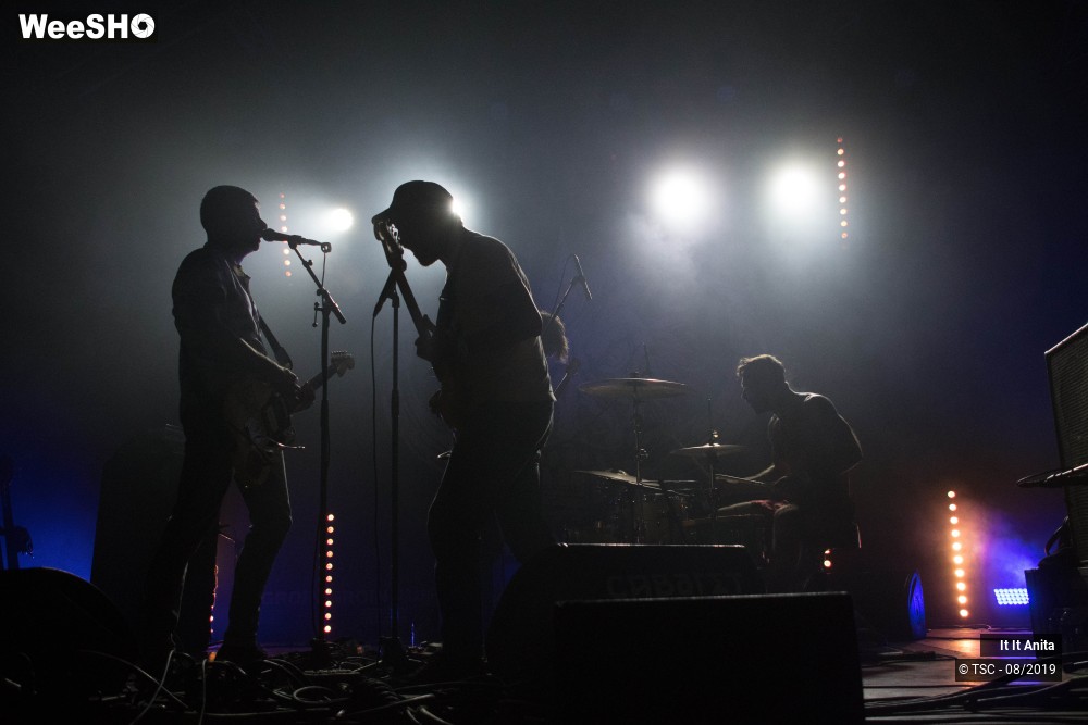 3/10 photos du spectacle It It Anita