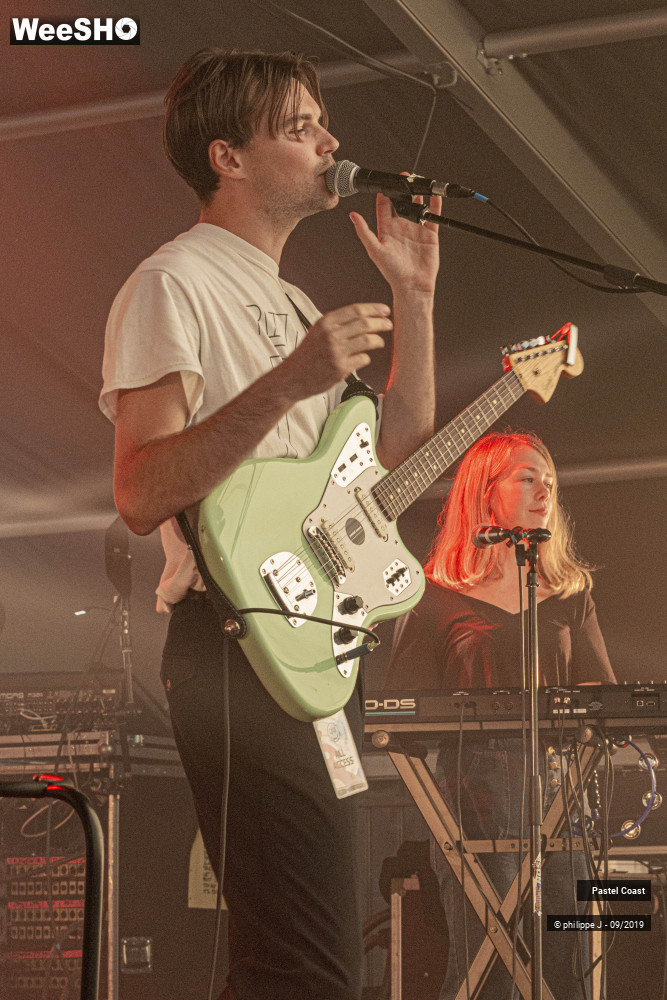 13/22 photos du spectacle Pastel Coast