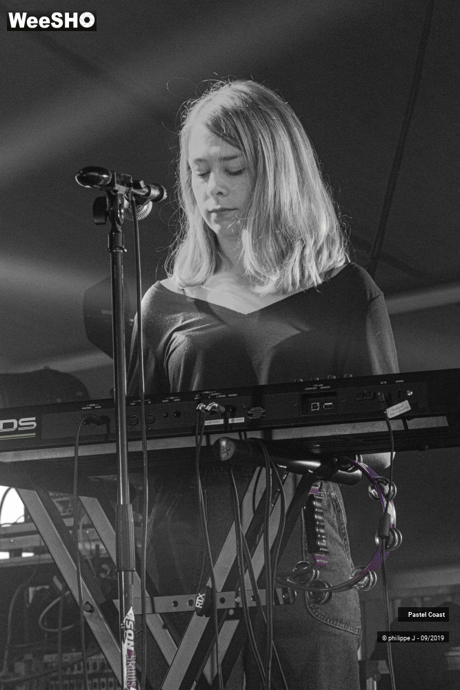 14/22 photos du spectacle Pastel Coast