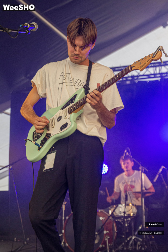 19/22 photos du spectacle Pastel Coast