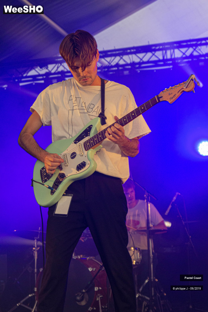 20/22 photos du spectacle Pastel Coast